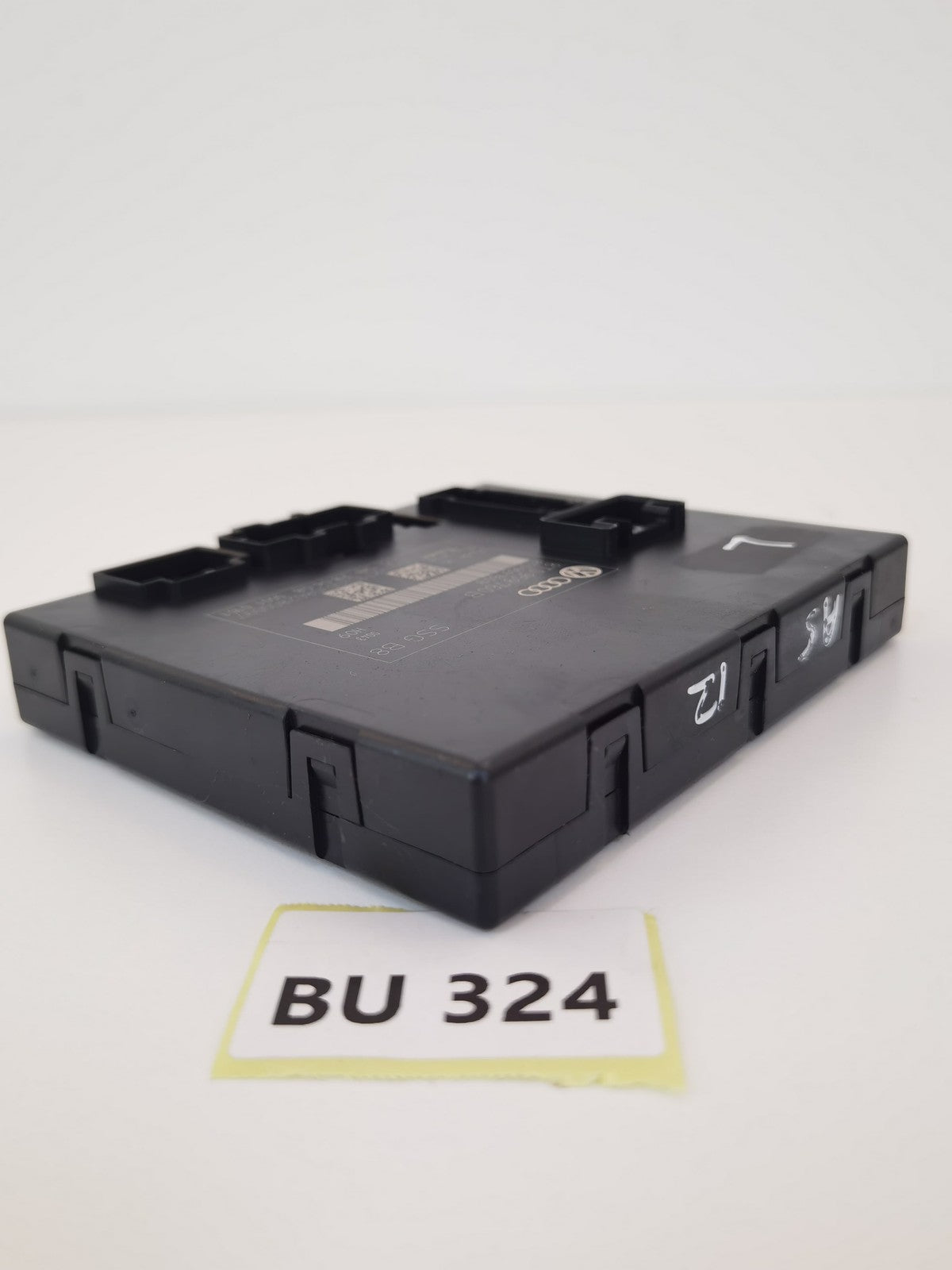 2007-2016 Audi S5 Power Seat Control Module 8T0959760B