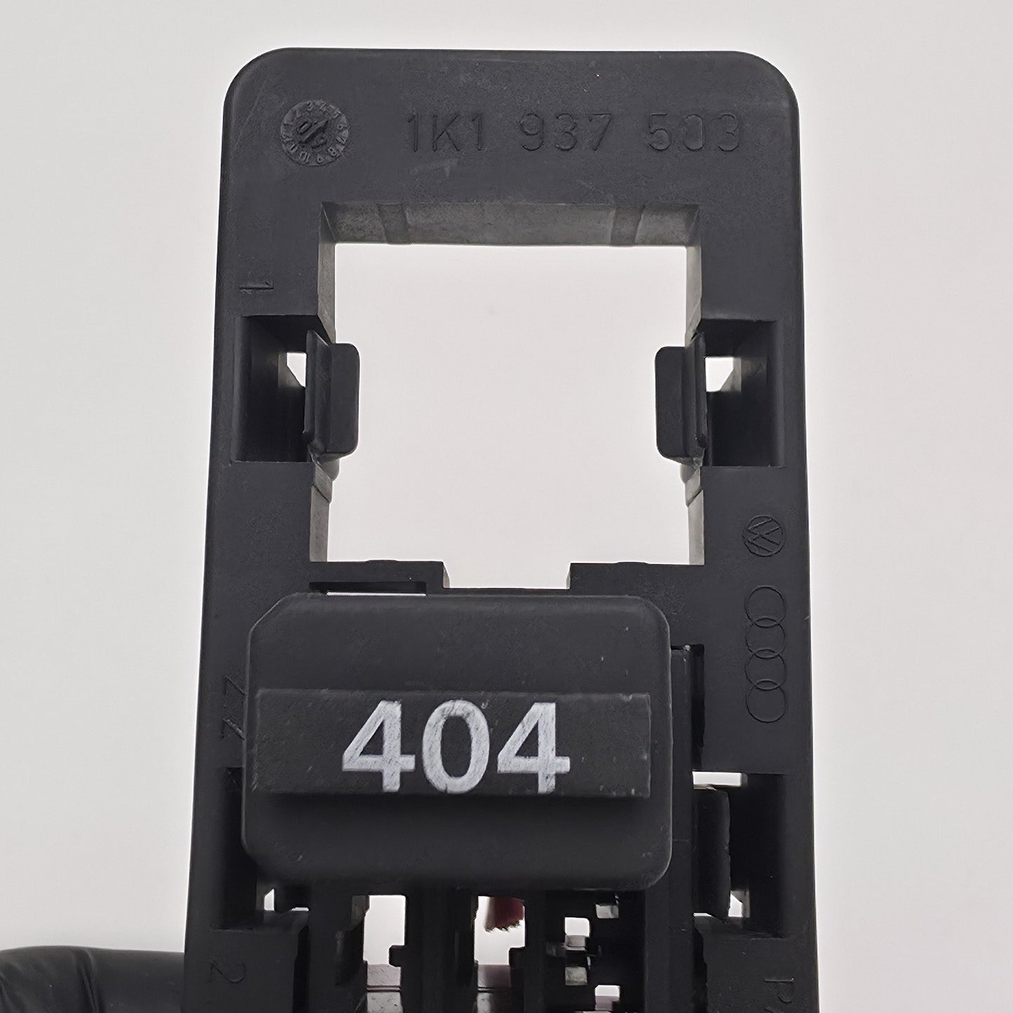 2006-2012 Volkswagen Passat Relay Holder Plate Fuse 1k1937503