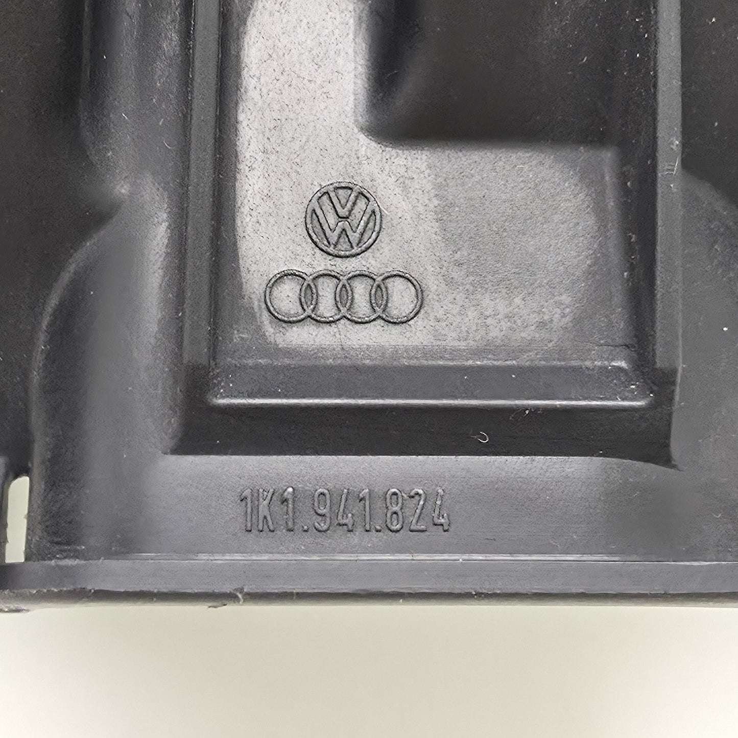 2006-2016 Audi TT Fuse Box Gateway Module 1K1941824