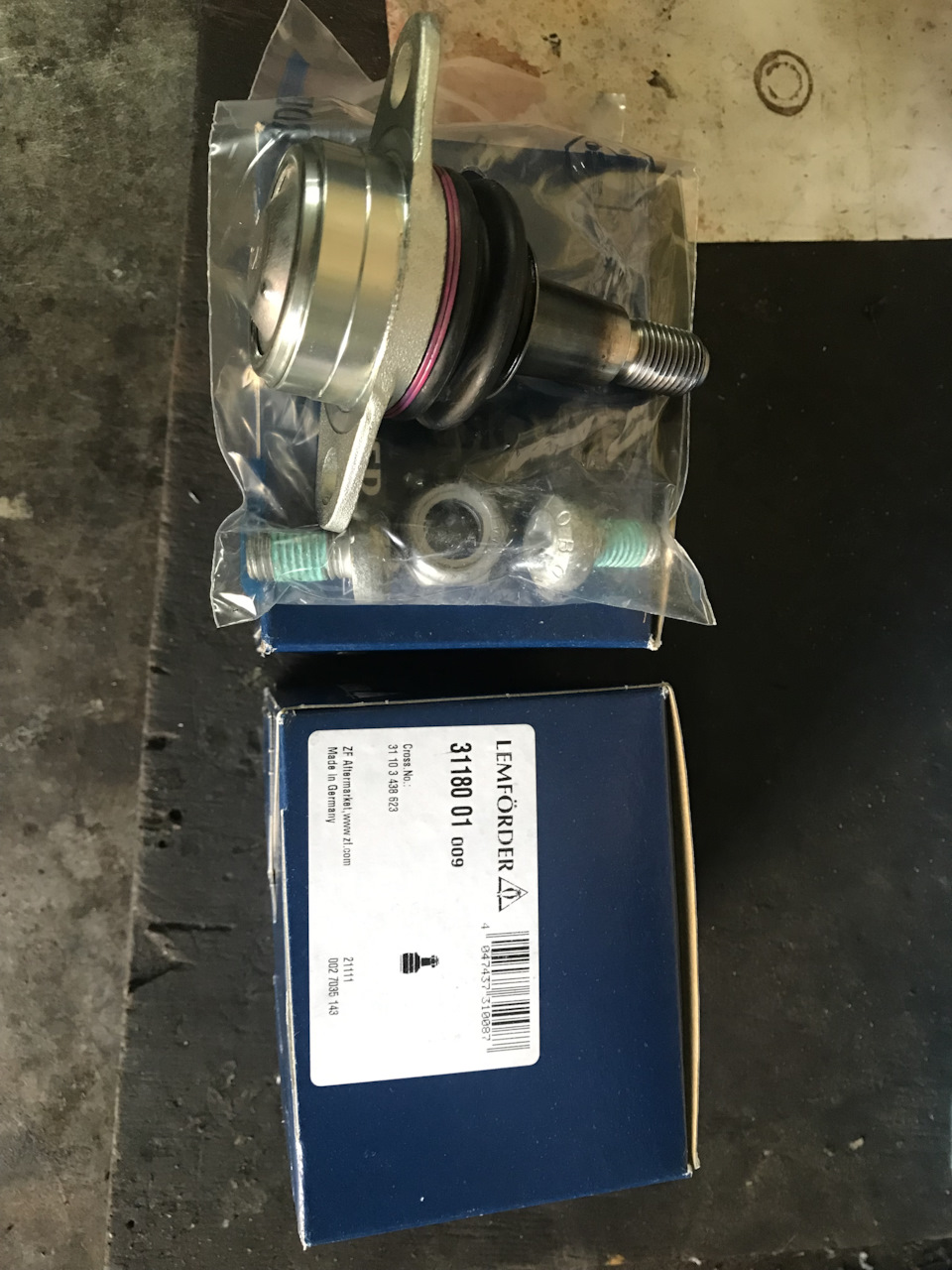 LEMFORDER | BMW Ball Joint Front Lower - Lemforder 31103438623 3118001 | OE E83-X3 | Fits BMW X3