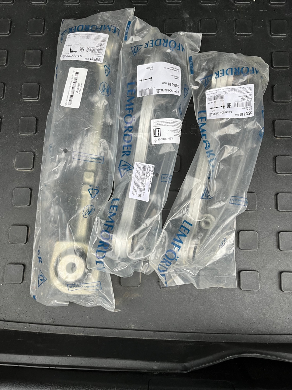 LEMFORDER | Mercedes Control Arm - Lemforder 2123301911 3980701 | OE not available | Fits CLS400, CLS550, E250, E350, E400, E550