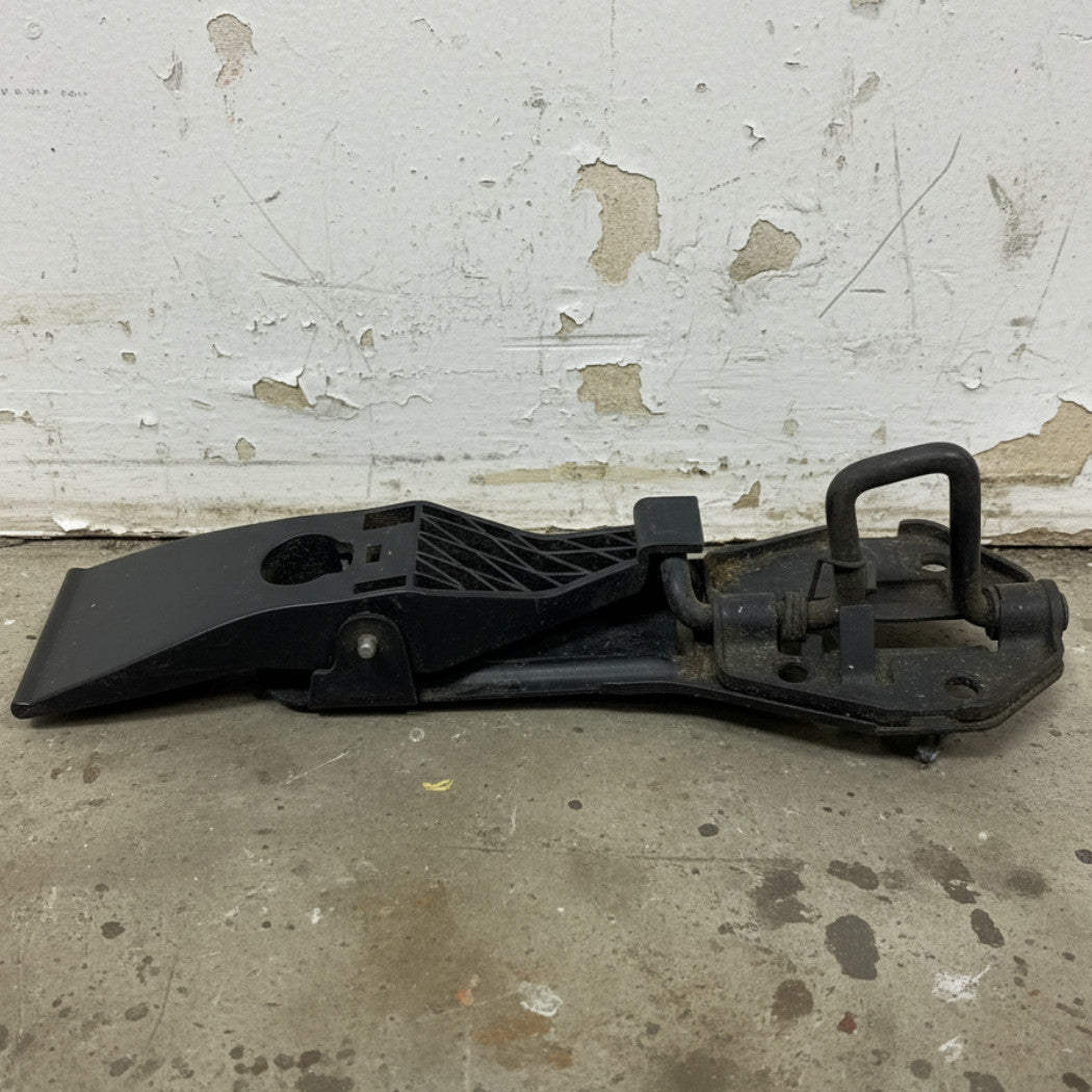 2014–2018 AUDI A6/A7 Hood Latch Lock Release USED OEM 4G0823480