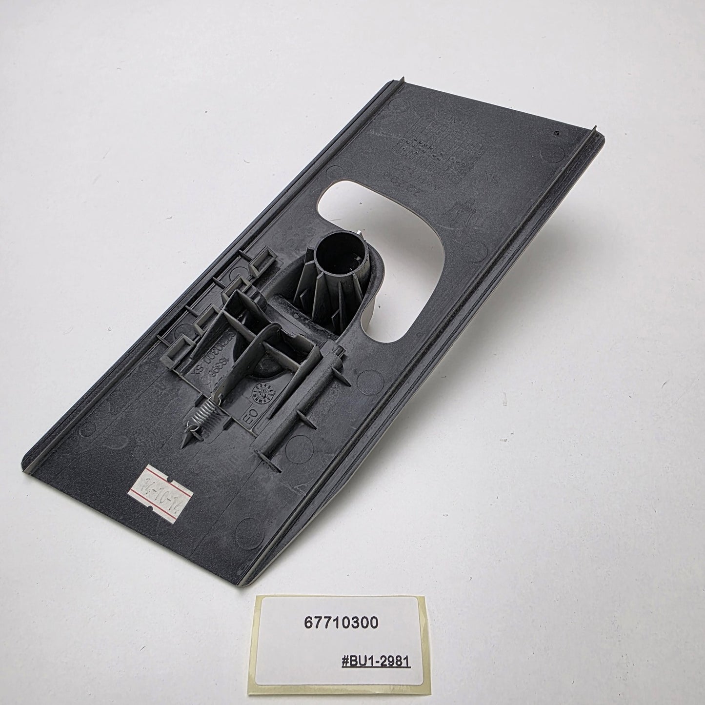 2014-2020 Maserati Ghibli B PILLAR UPPER 67710300