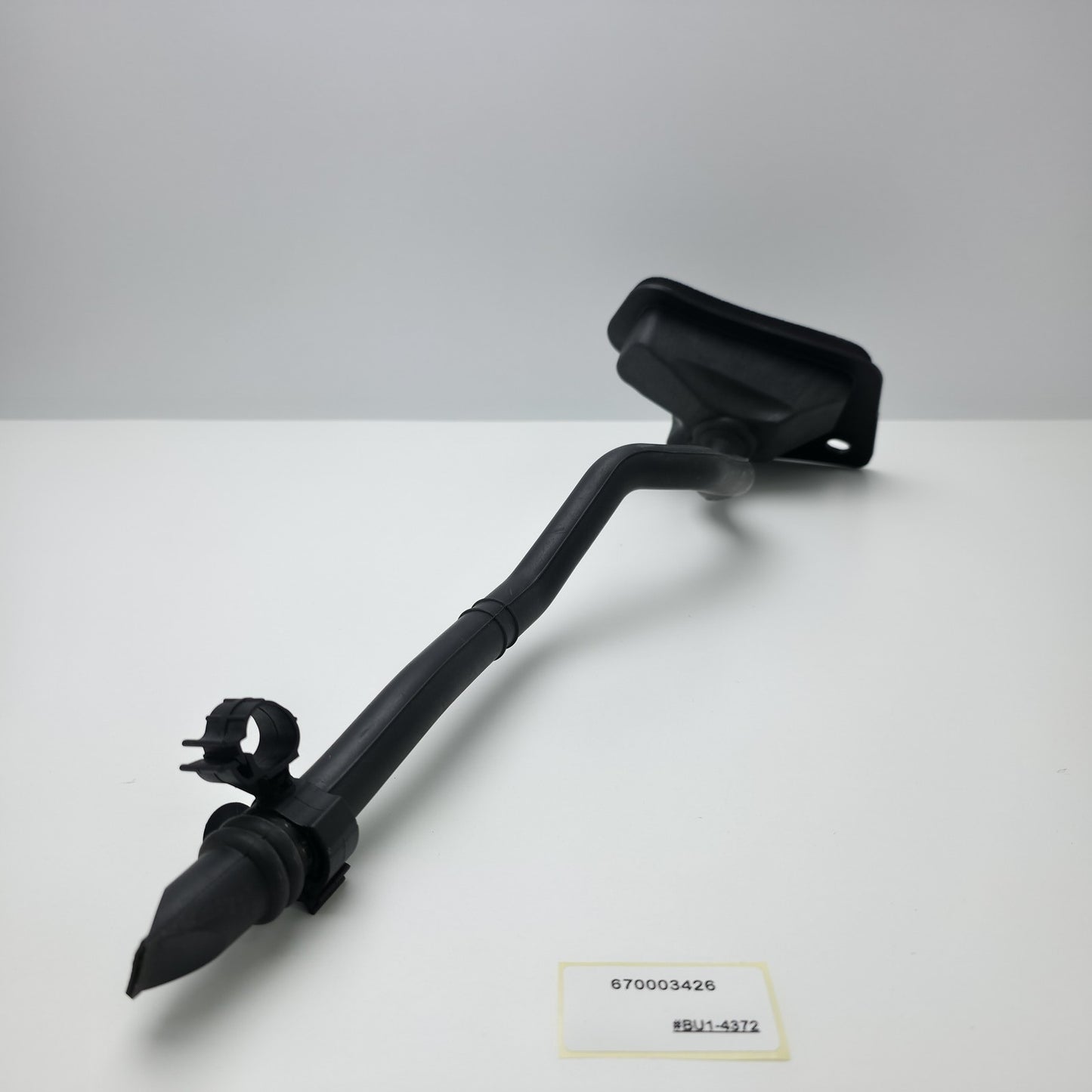 2014-2024 Maserati Quattroporte FRONT WINDSHIELD WATER DRAIN 670003426