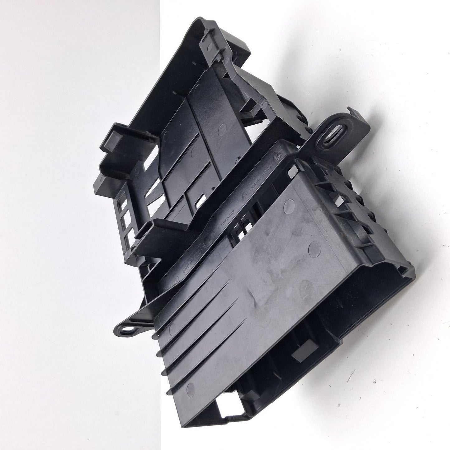 2009-2017 Audi Q5 Rear Parking Aid Control Module Bracket 8R0035209B