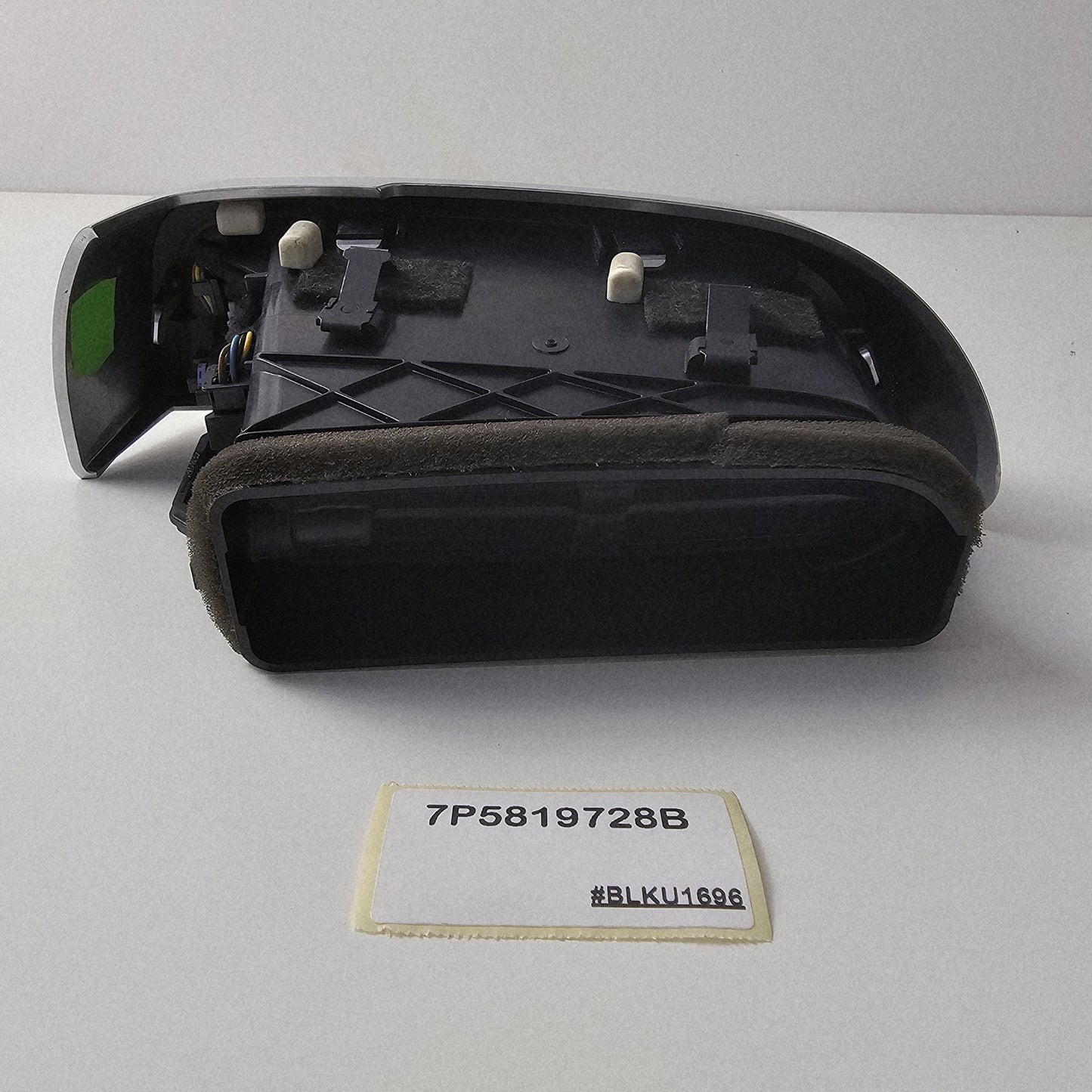 2011-2016 Porsche Cayenne Center Dash Air Vent Right 7P5819728B