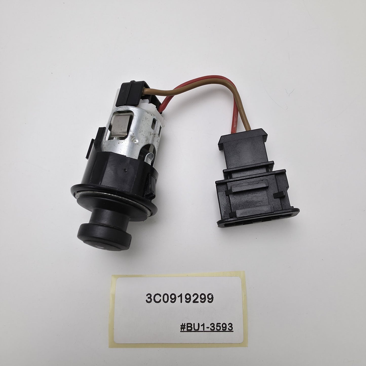 2003 Volkswagen Beetle 12 volt accessory power outlet (rear) 3C0919299