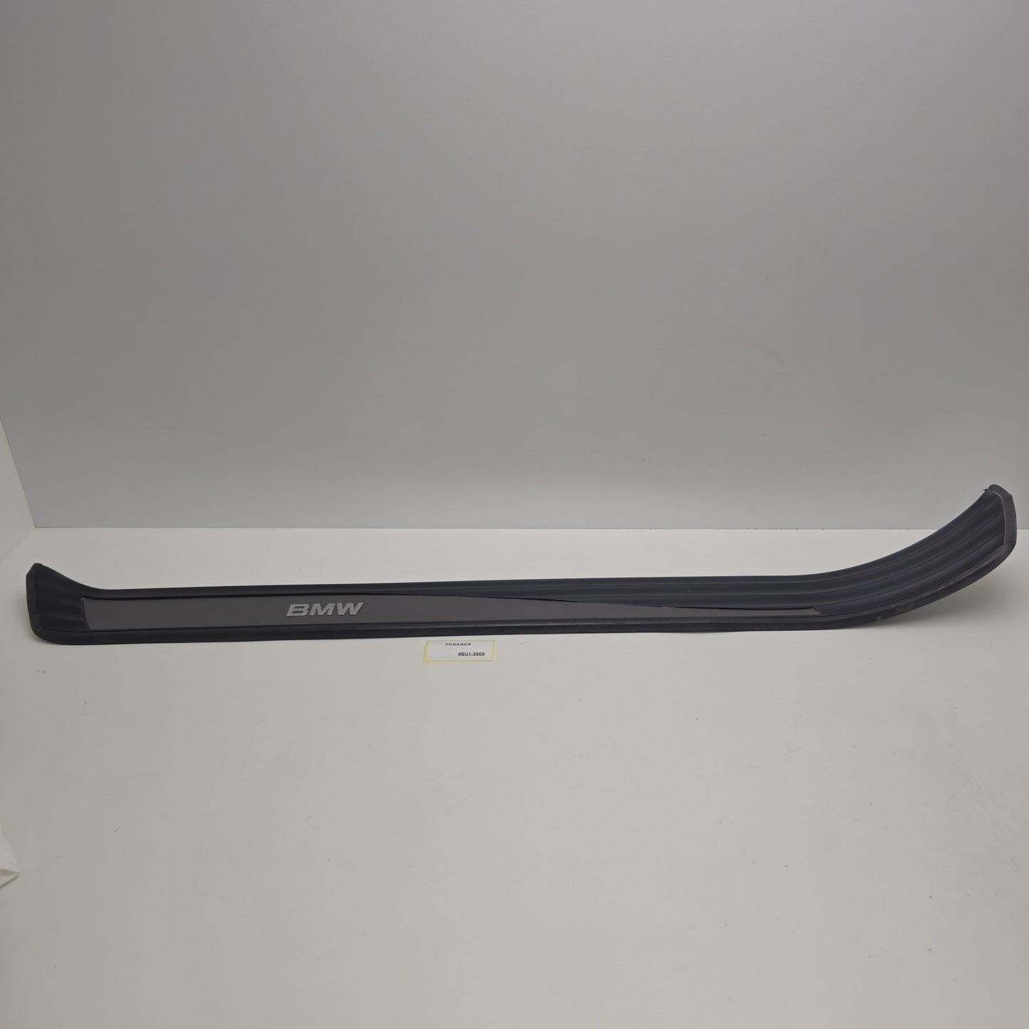 2004-2010 BMW E60 FRONT LEFT DOOR SILL TRIM 7034303
