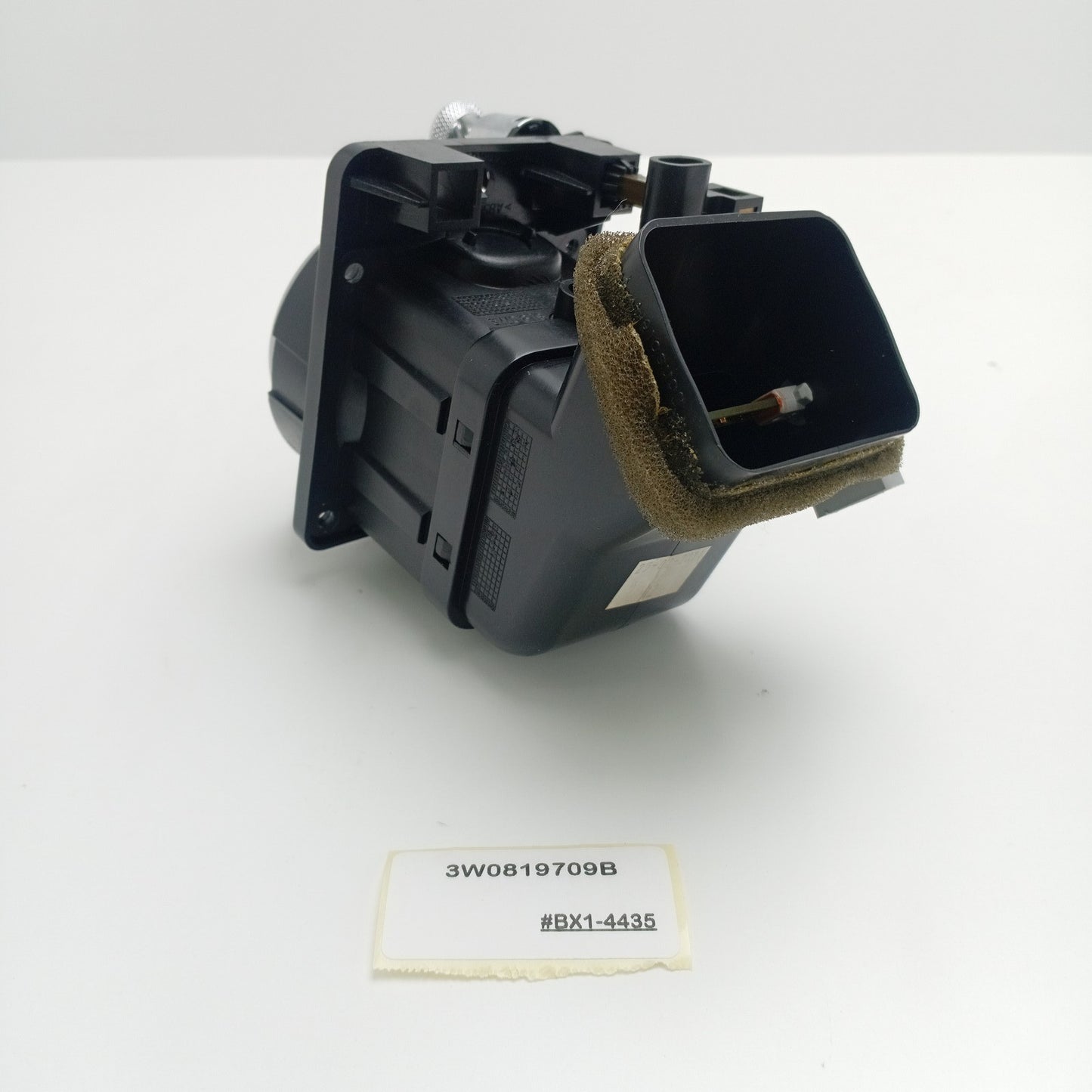 2014 Bentley Continental Rear Console Right AC Heater Vent 3W0819709B