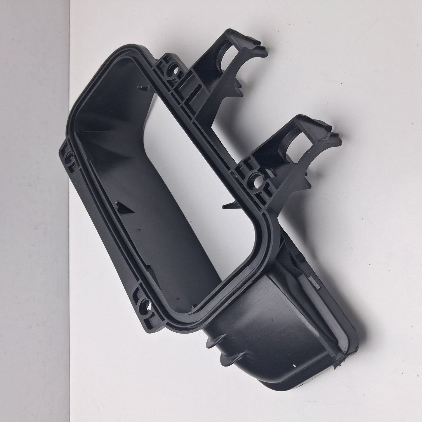 2003-2011 Mercedes-Benz E500 Air Duct 2118300044