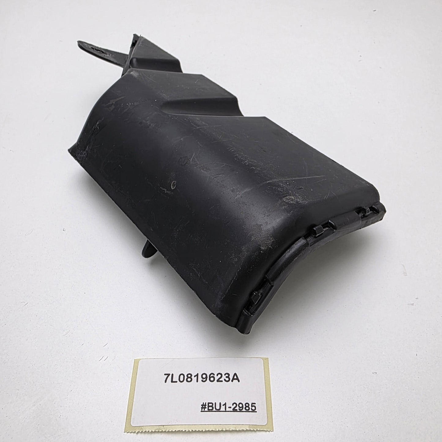 2004 Porsche Cayenne Instrument Dash Panel Lower Vent Left 7L0819623A