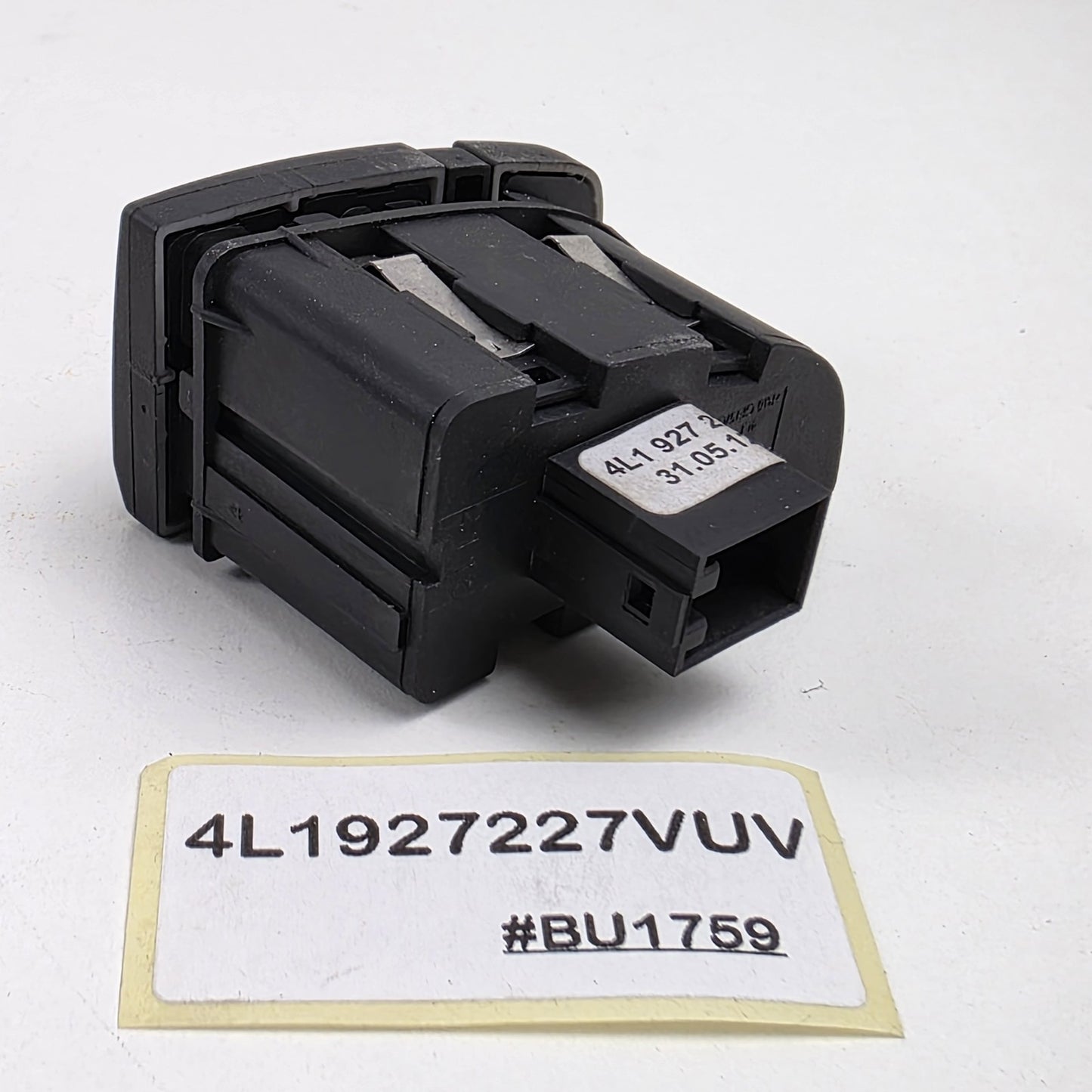 2005-2015 Audi A6 Dash Display Glovebox Switch Assembly 4L1927227VUV