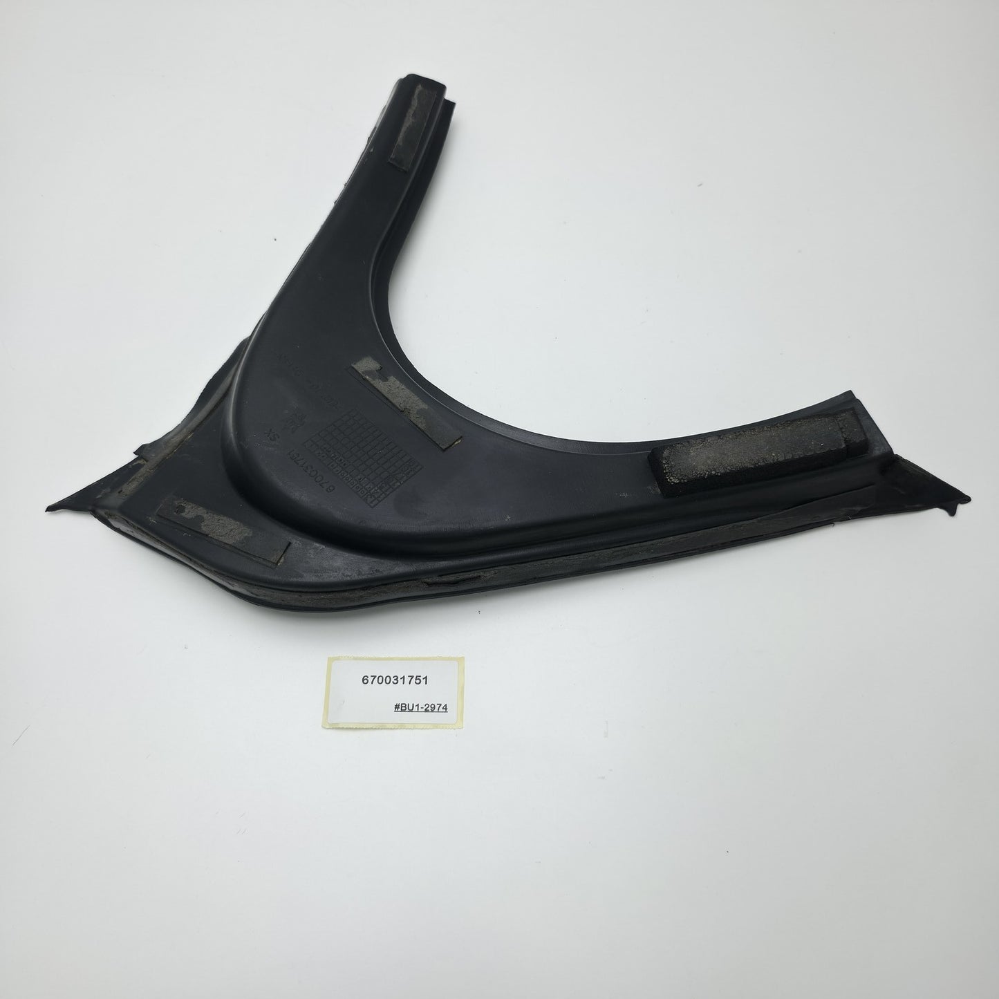 2015-2016 Maserati Ghibli LUGGAGE COMPT. LH CABLE-DUCT COVER 670031751