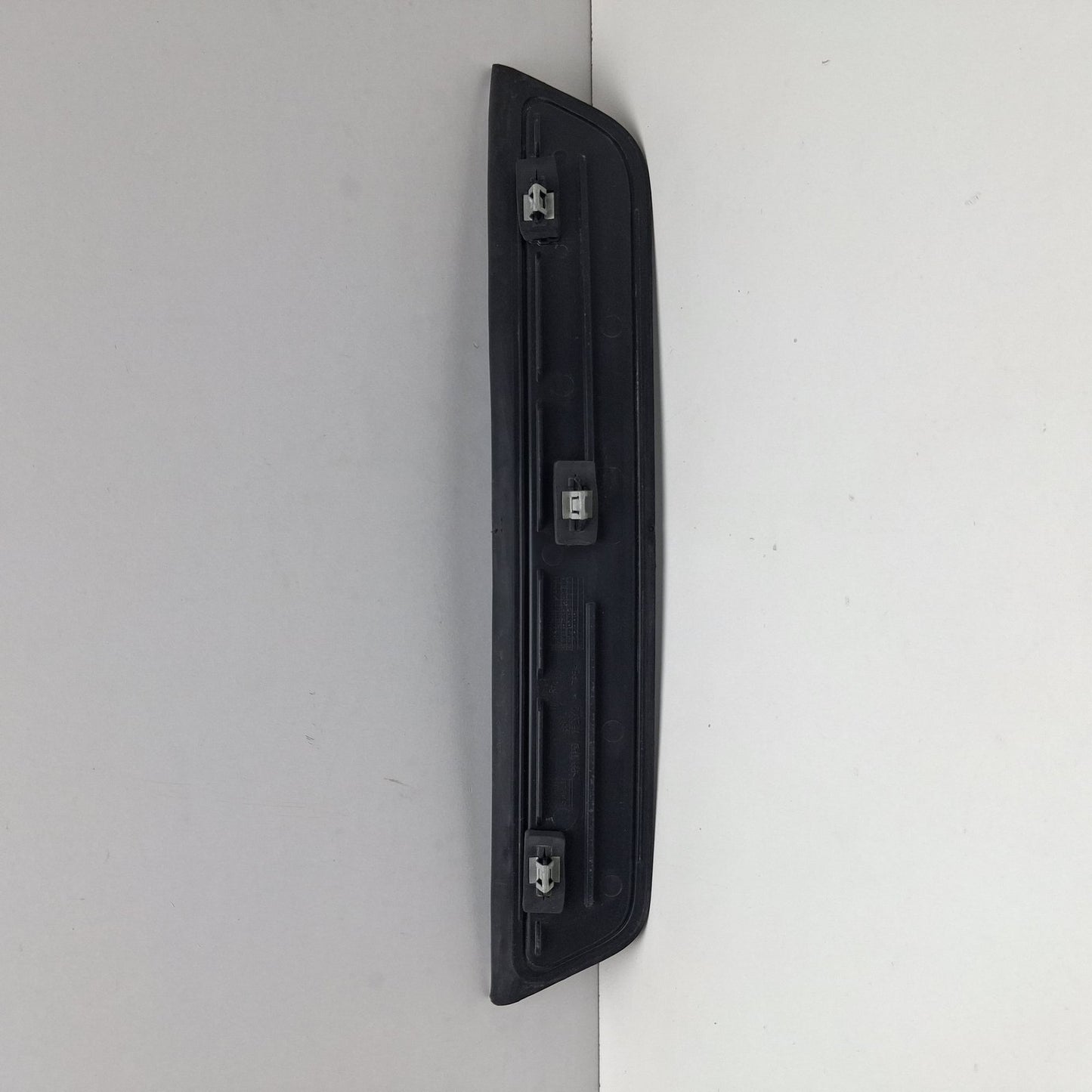 2014-2019 Cadillac CTS Passenger Side Rear Door Sill Trim Plate 23160096