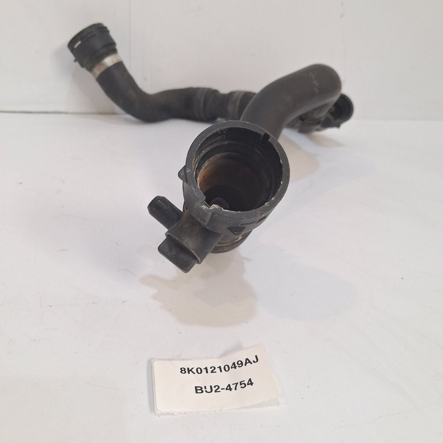 2009-2017 Audi A5 Lower Radiator Coolant Hose 8K0121049AJ