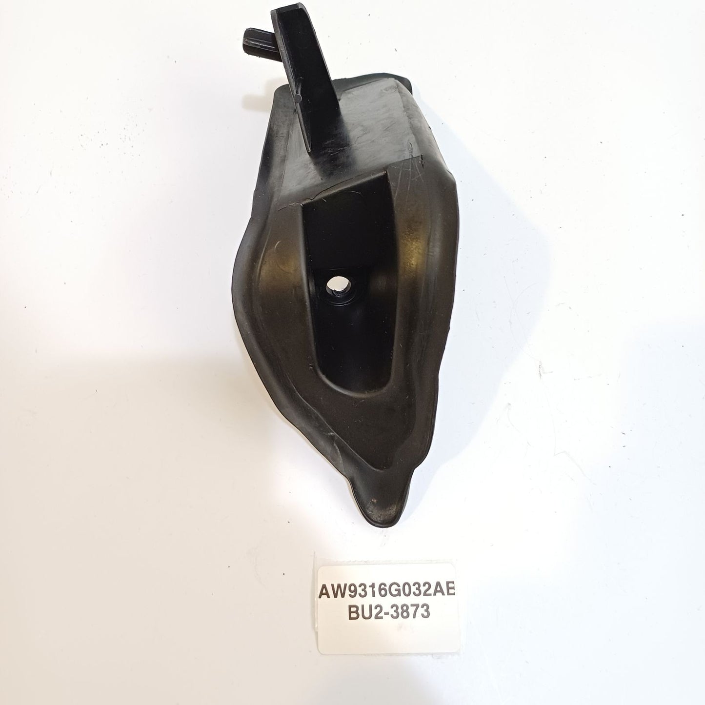 2010-2015 Jaguar XJ Front Right Passenger Fender Seal AW9316G032AB