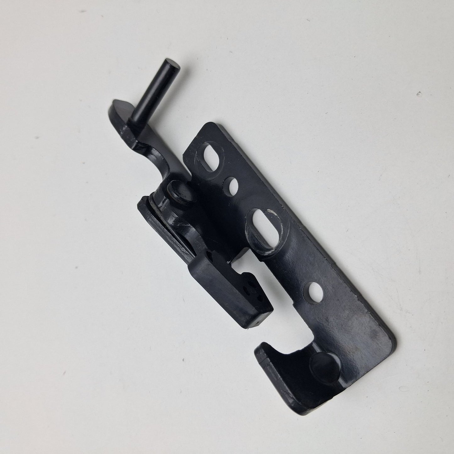 2002-2009 Mercedes-Benz E-Class Rear Seat Latch Lock A2119200572