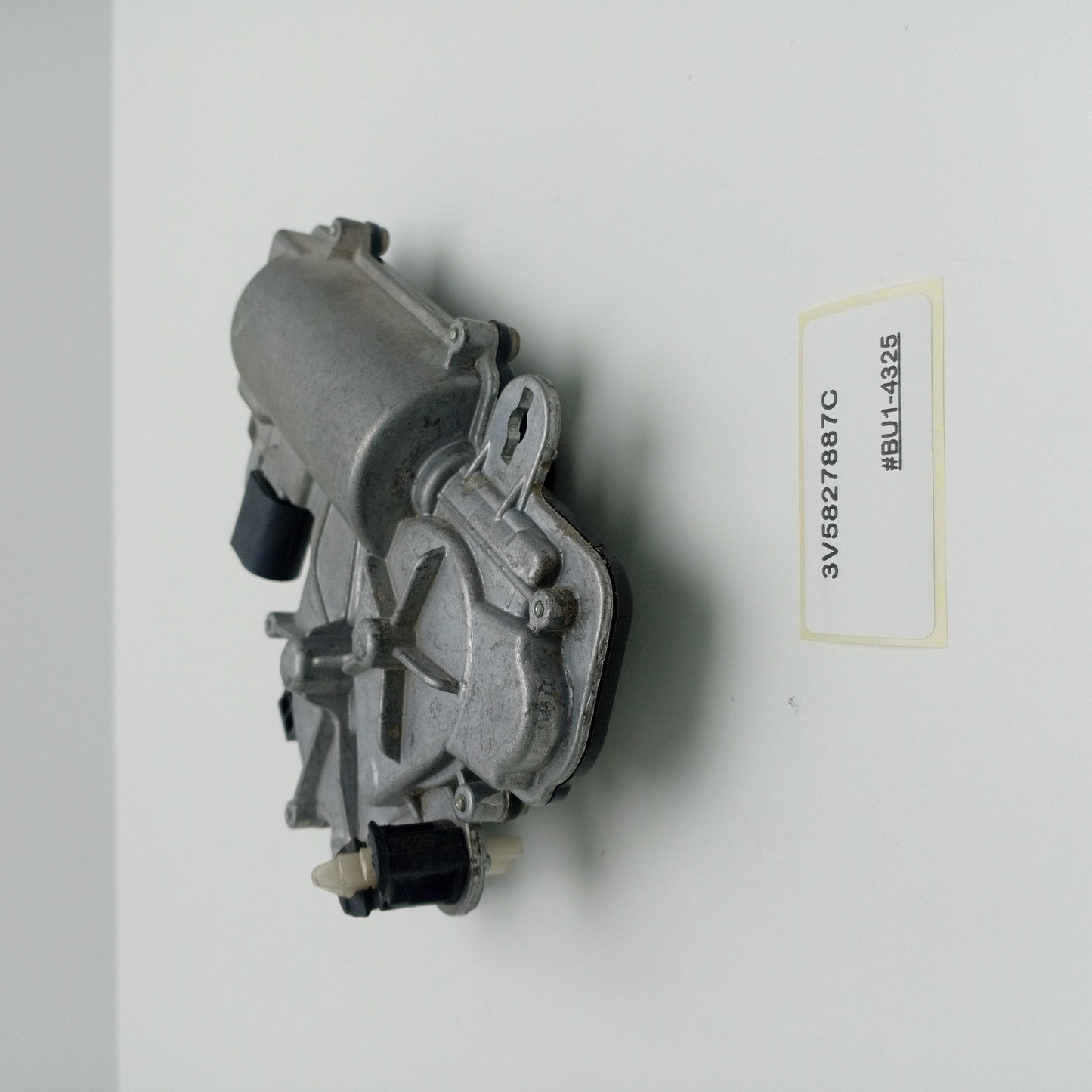 2019-2020 Audi Q8 Tailgate Pull Down Motor 3V5827887C