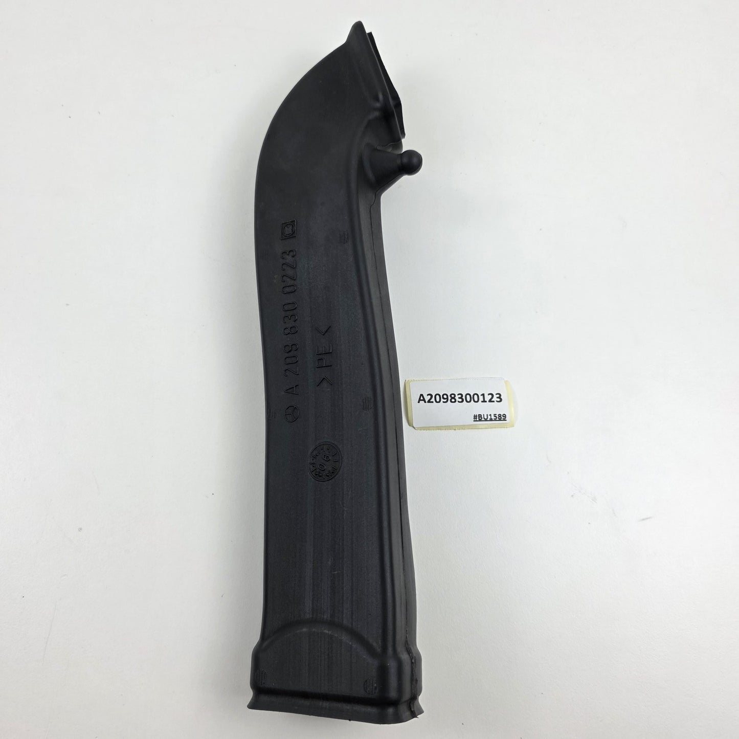 2003-2009 Mercedes-Benz CLK A209 Air Duct Guide Channel A2098300123