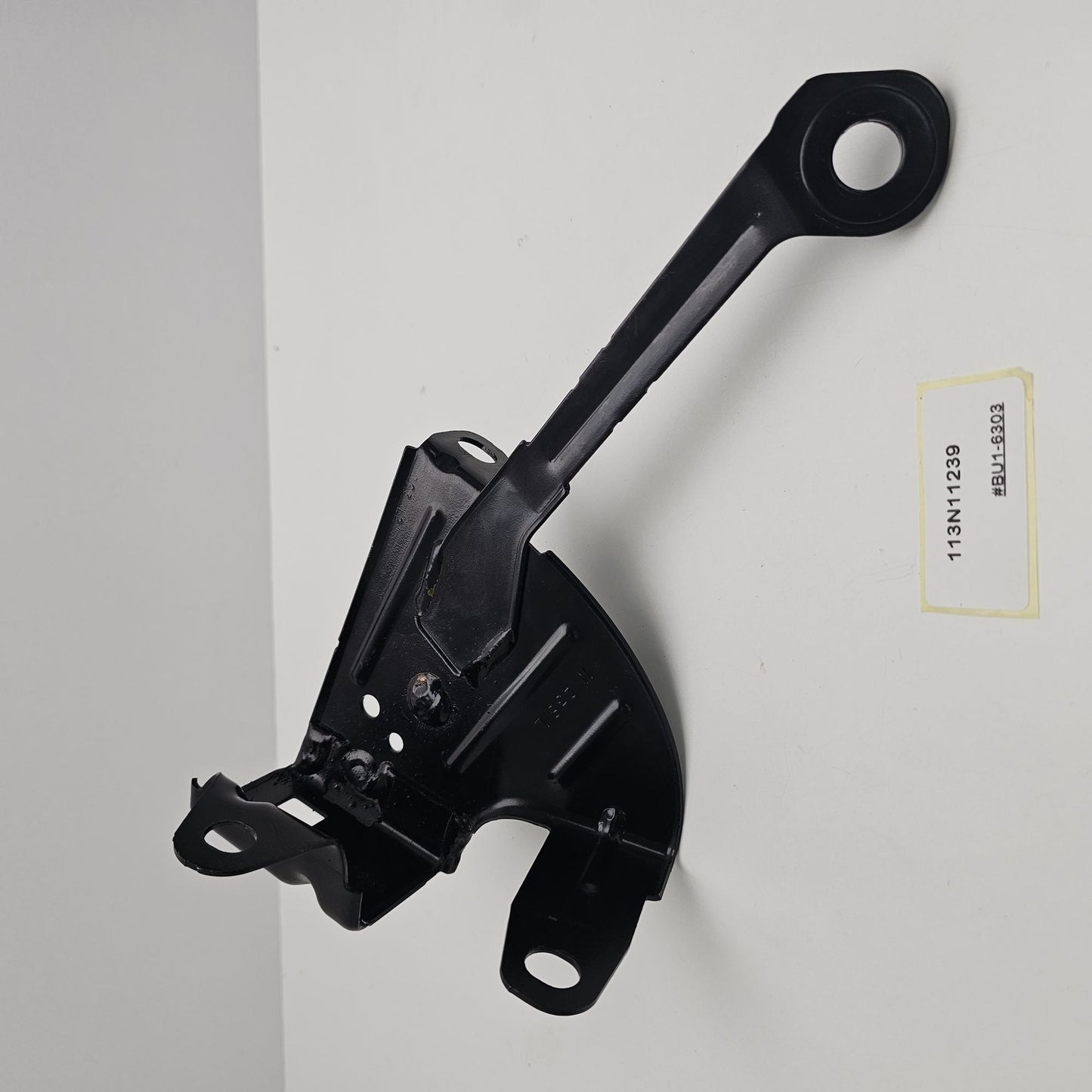 2011-2013 BMW X5 Rear Second Row Left Driver Side Seat Striker Bracket 113N11239