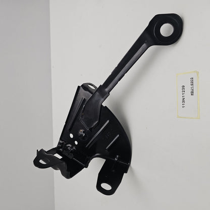 2011-2013 BMW X5 Rear Second Row Left Driver Side Seat Striker Bracket 113N11239