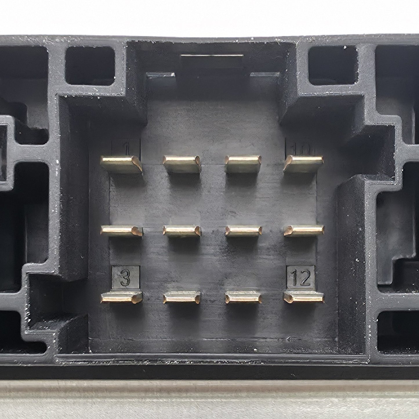 2010-2016 Land Rover Discovery 4 DIFFERENTIAL LOCK CONTROL MODULE 9W834C118BA