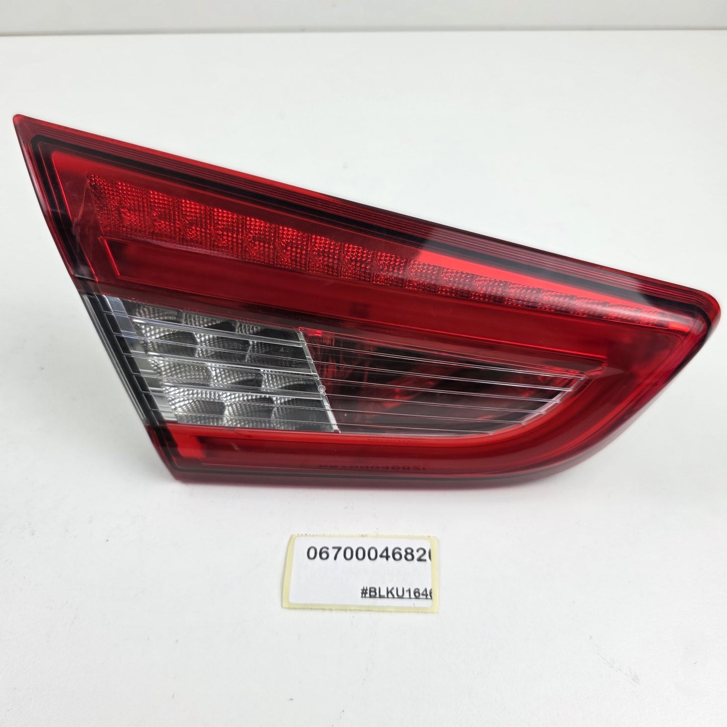 2014-2018 Maserati Ghibli REAR LEFT INNER TAILLIGHT 06700046820