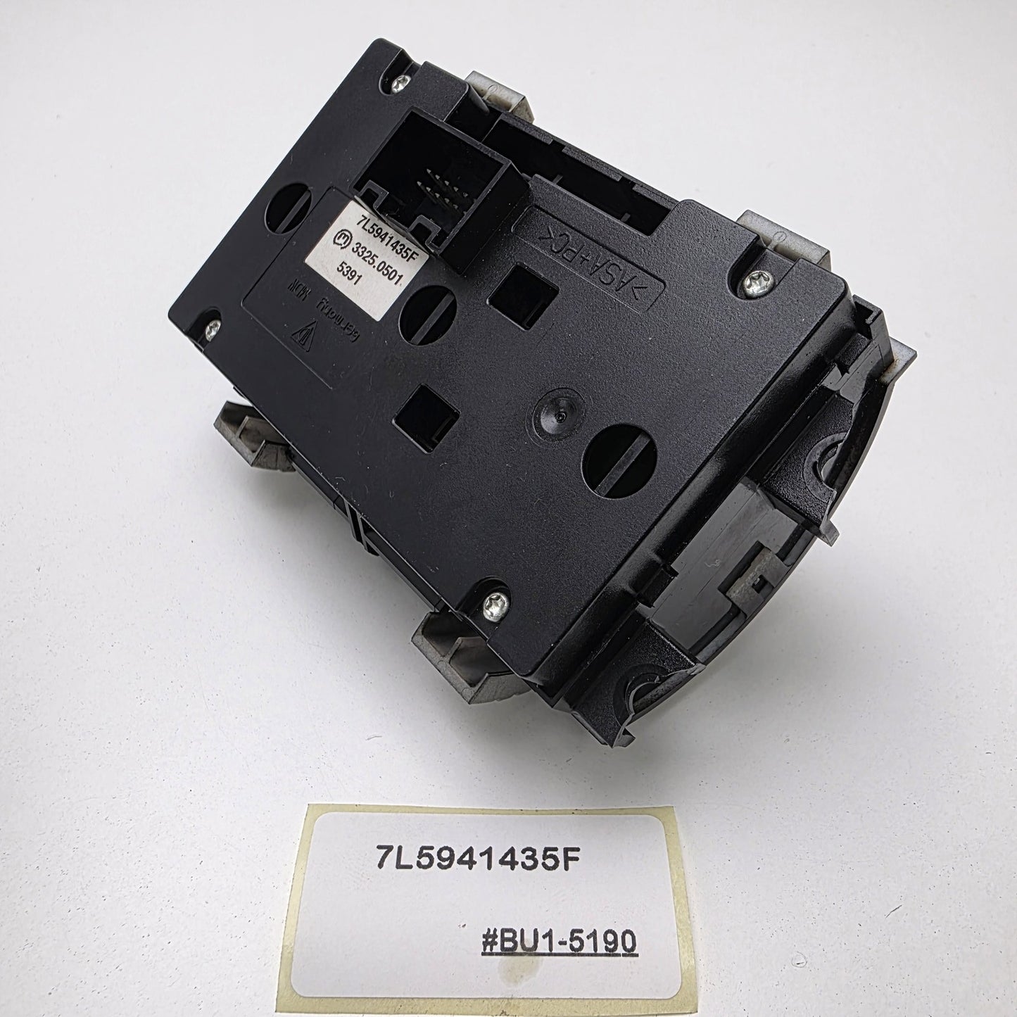 2003-2010 Porsche Cayenne Self-Leveling Suspension Control Switch 7L5941435F