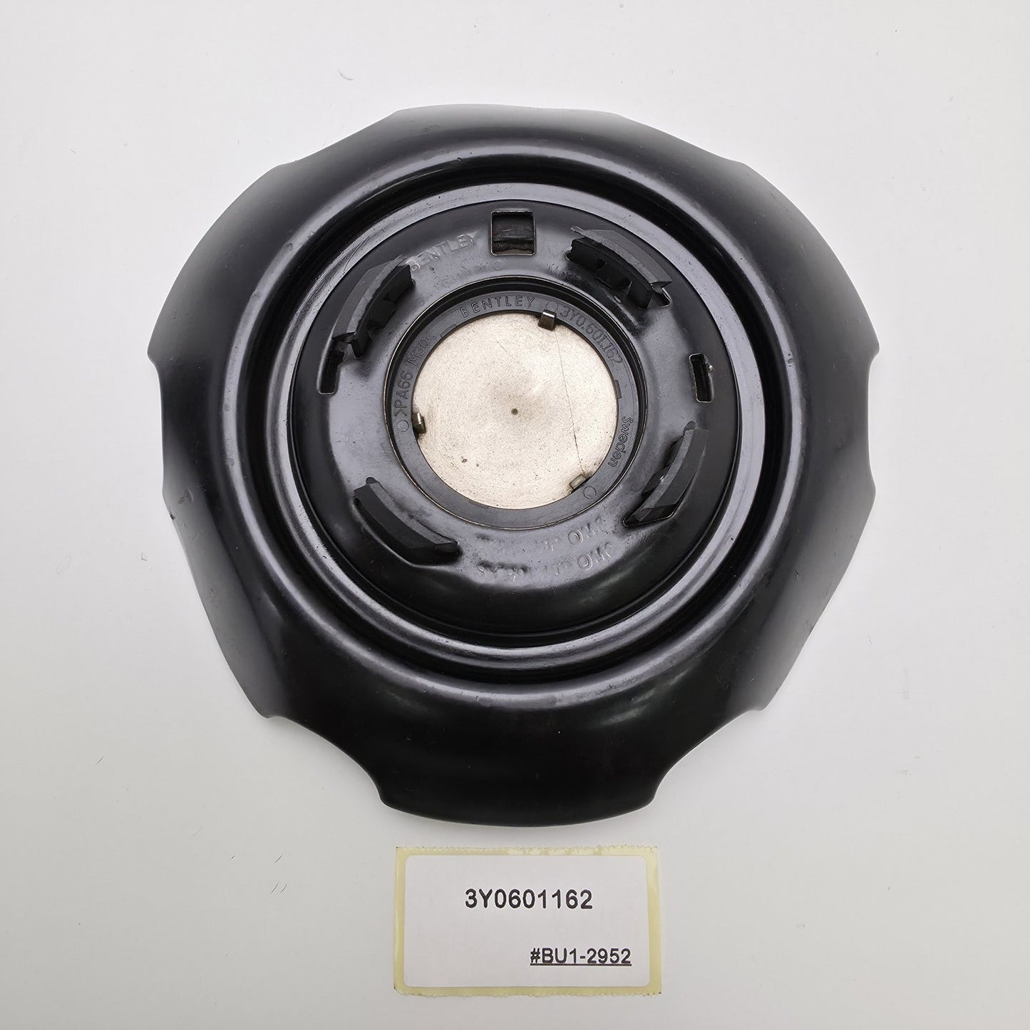 2019 Bentley Bentayga "B" WHEEL CENTER CAP 3Y0601162