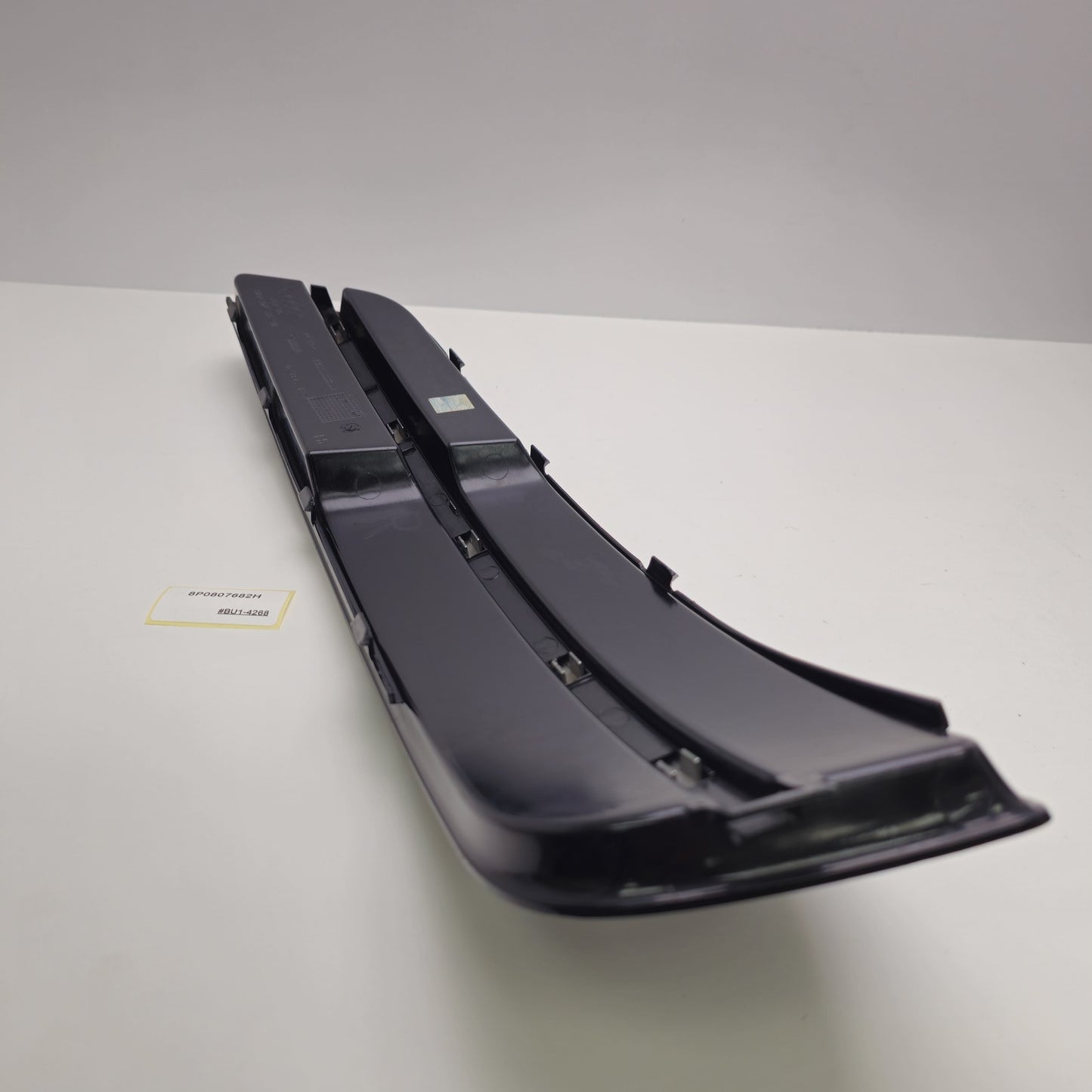 2008-2012 Audi A3 Air guide grille black-glossy 8P0807682H