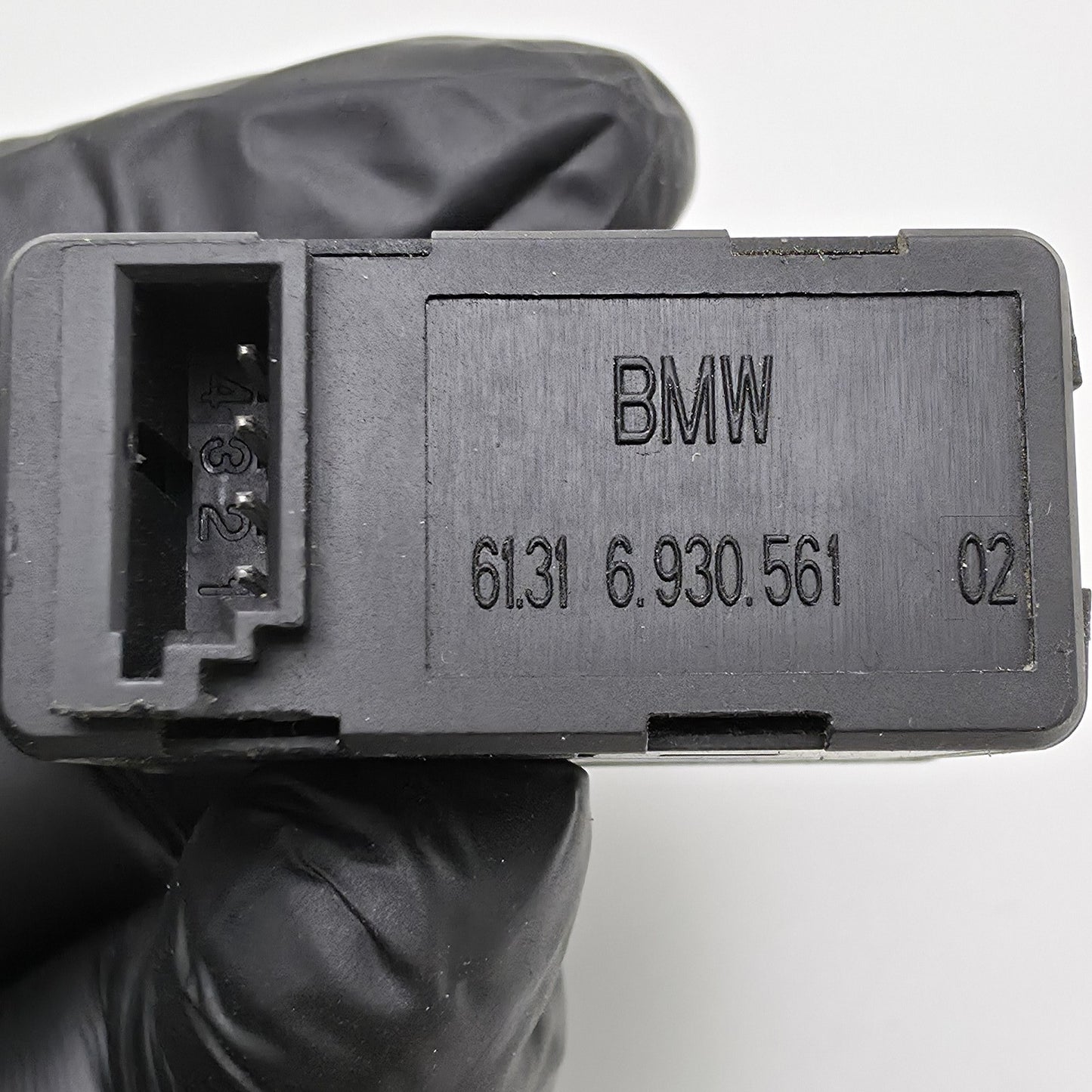 2007-2013 BMW X5 AUX Auxiliary Audio Socket 6930561