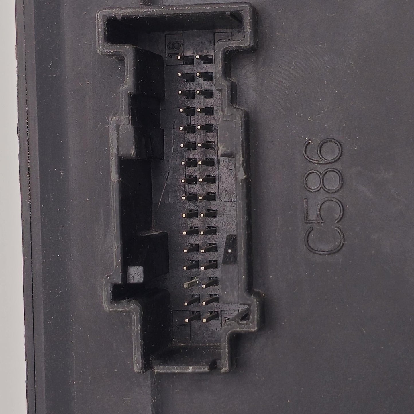 2012-2015 Land Rover Range Rover Evoque L538 Fuse Box BJ3214F041AD