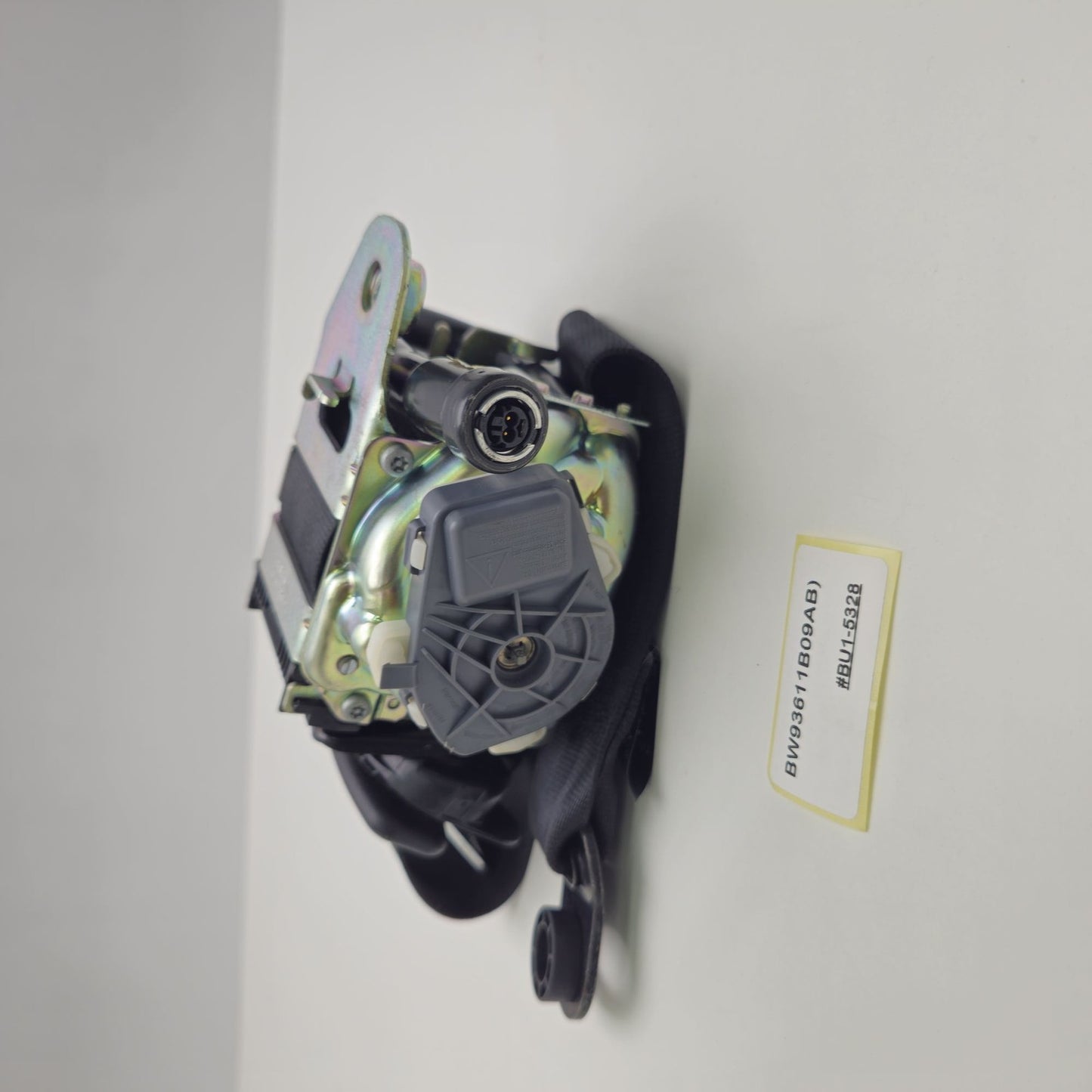 2011-2019 Jaguar XJ Front Left Driver Seat Belt Retractor BW93611B09AB