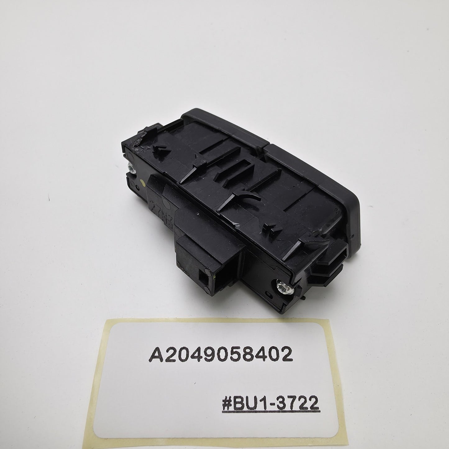 2015-2019 Mercedes-Benz GLE Left Door Lock Button A2049058402