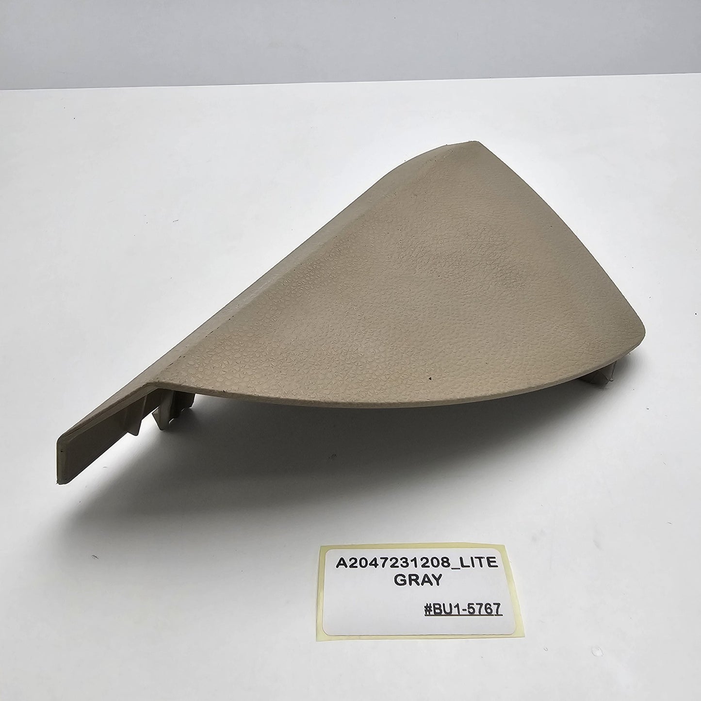 2008-2014 Mercedes-Benz C250 Front Right Door Panel Trim A2047231208_LITEGRAY