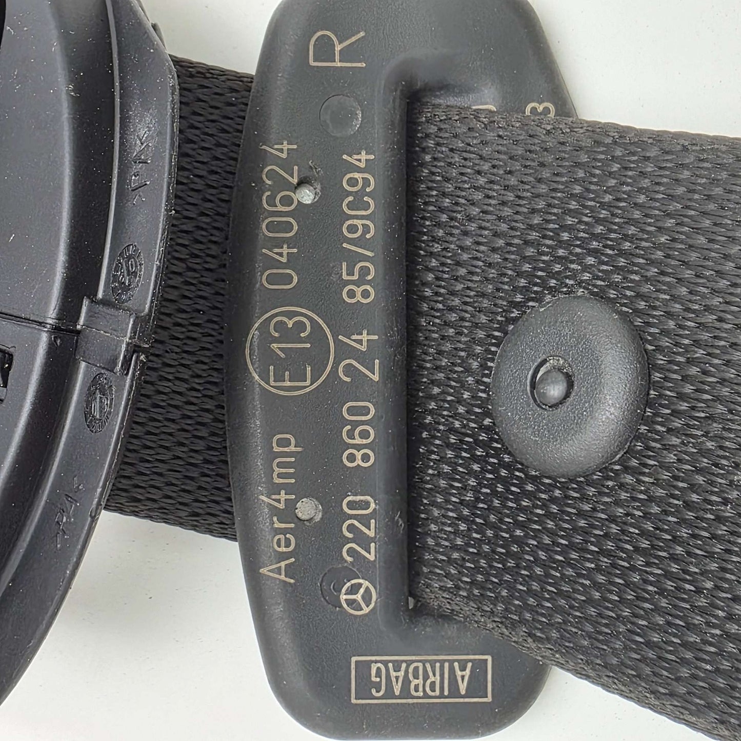 1998-2005 Mercedes-Benz S-Class Front Right Seat Belt 2208602485