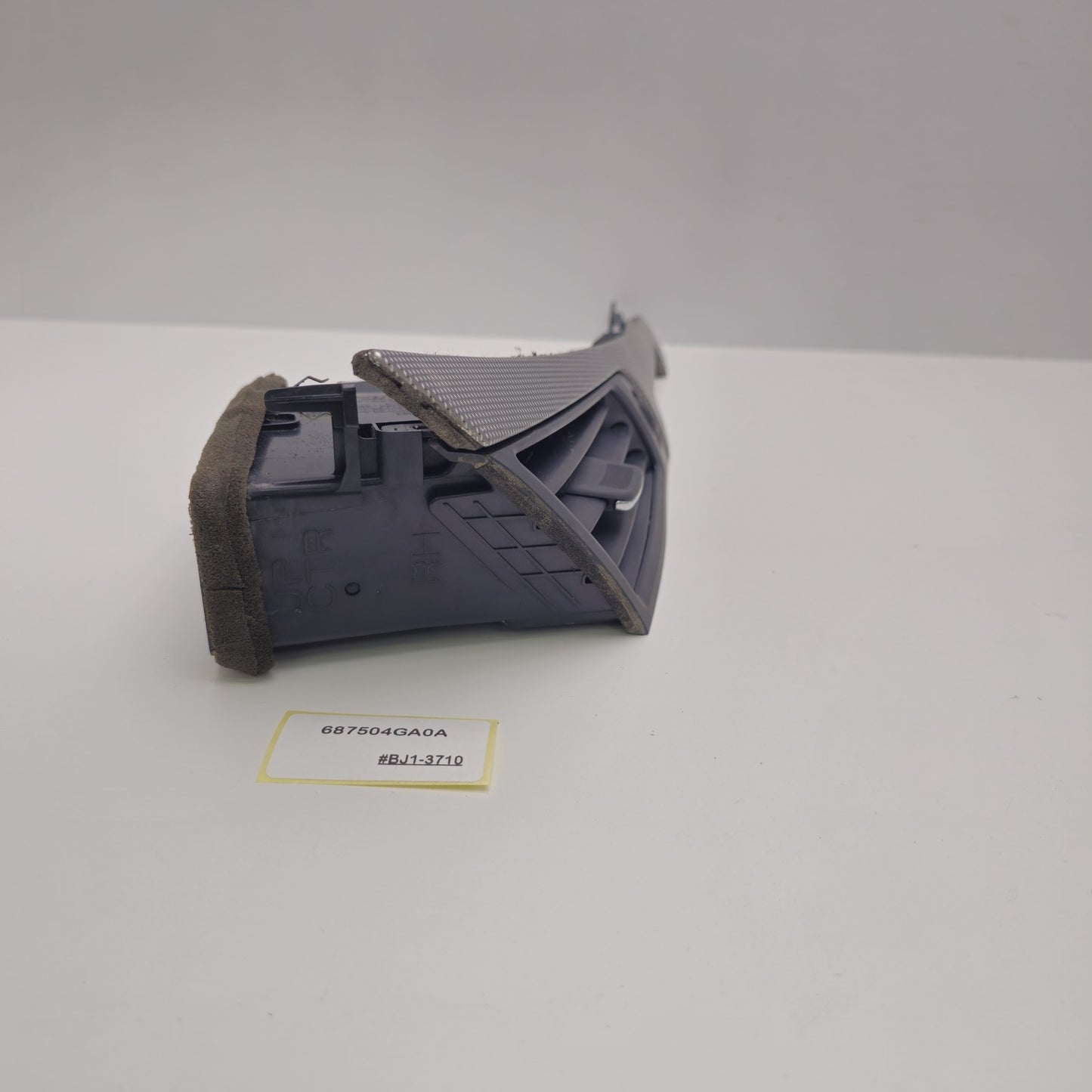 2017-2019 Infiniti Q60 Ventilator Assy-Side 687504GA0A