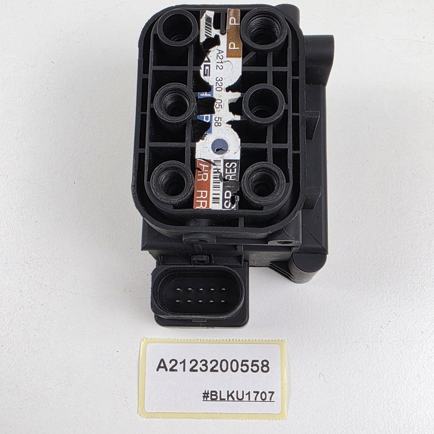 2009-2016 Mercedes-Benz E-Klasse S212 Air Suspension Leveling Valve A2123200558