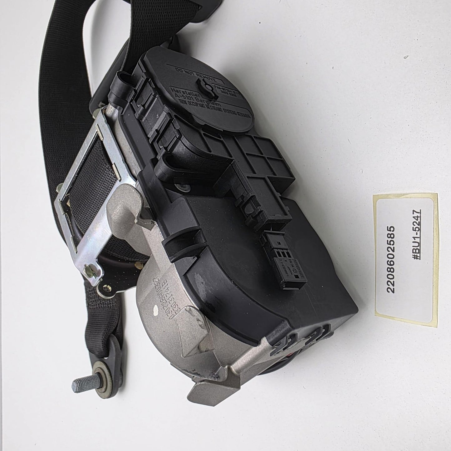 2001-2006 Mercedes-Benz W220 Front Left Driver Seat Belt 2208602585