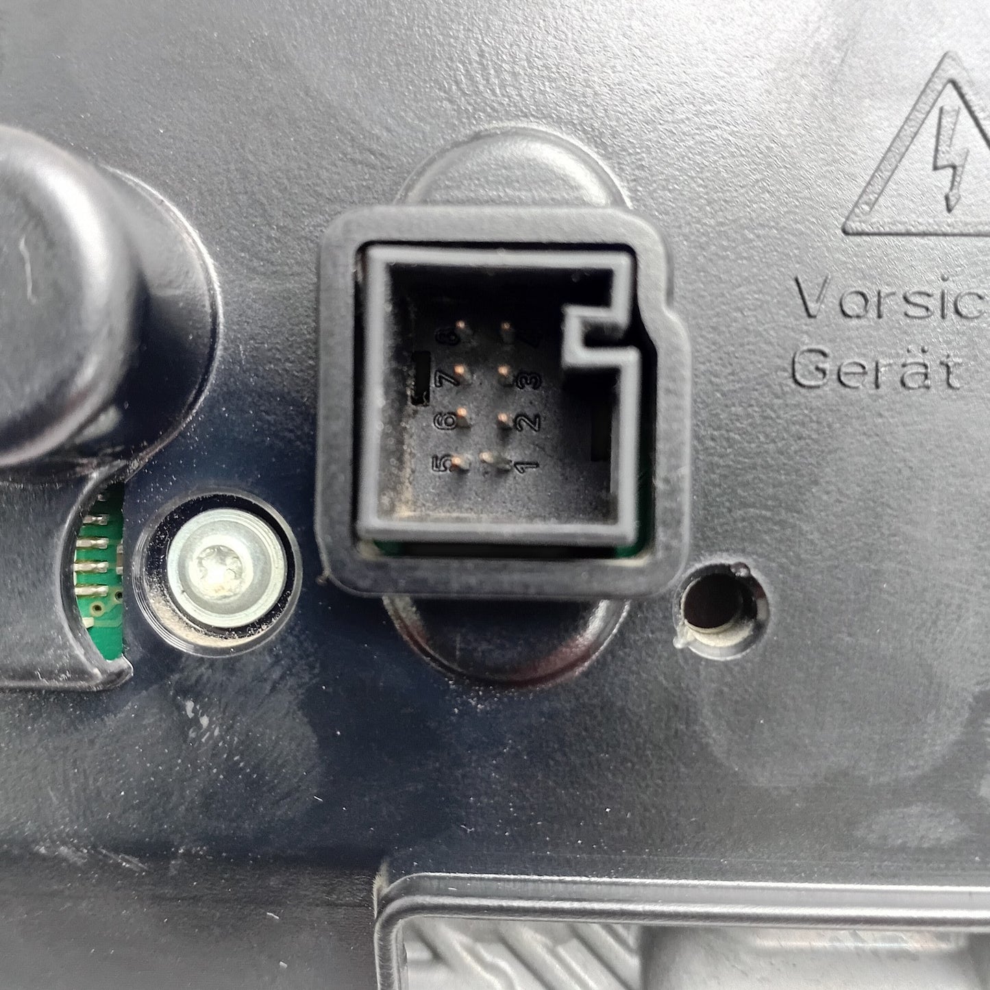 2007-2009 Mercedes-Benz S63 Navigation Display Screen A2218206389