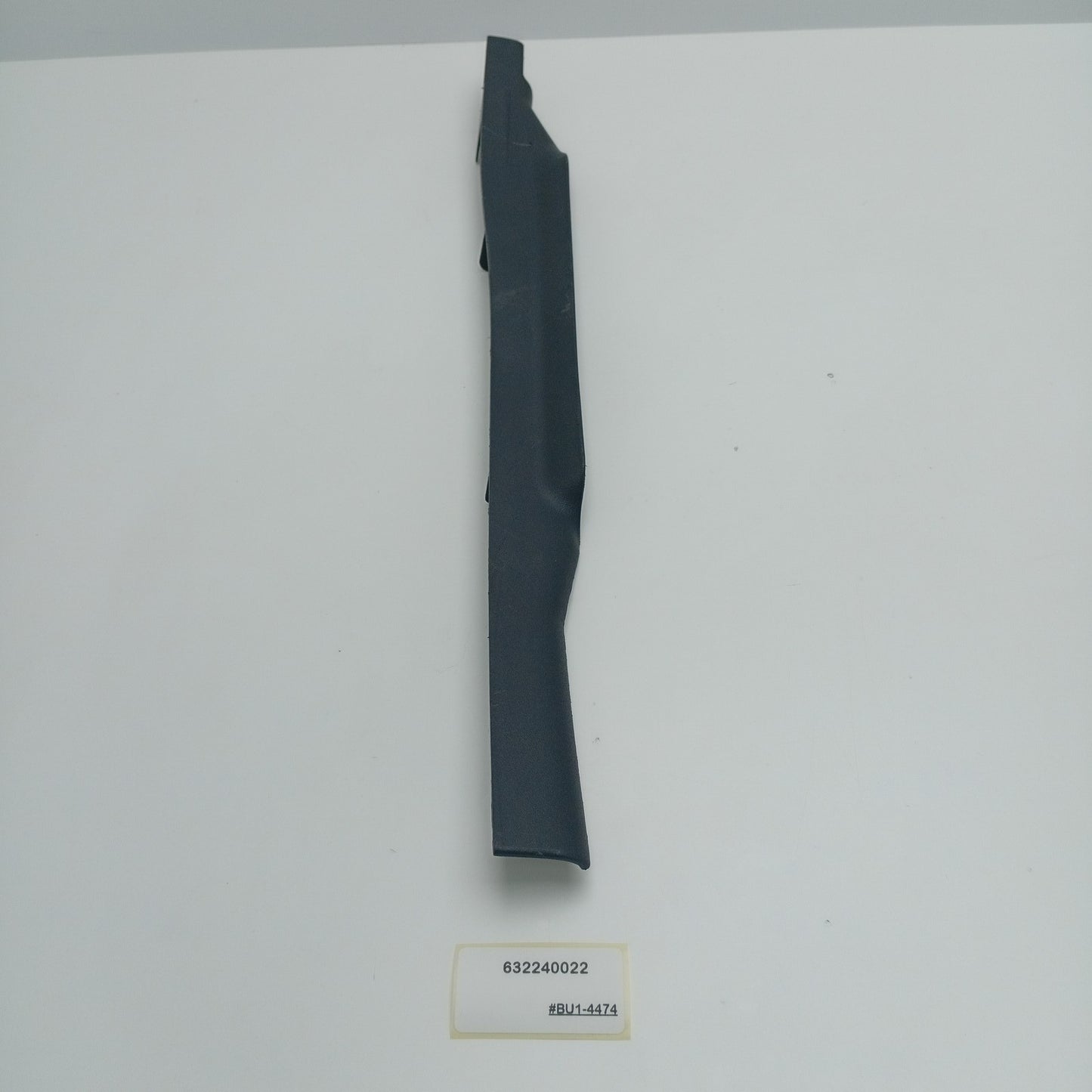 2004-2009 Land Rover Discovery 3 Left Dash Side Trim Cover Panel 632240022