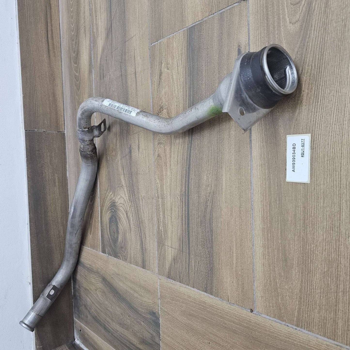 2009-2015 Jaguar XJ X351 Fuel Tank Filler Neck Pipe AW939034BD