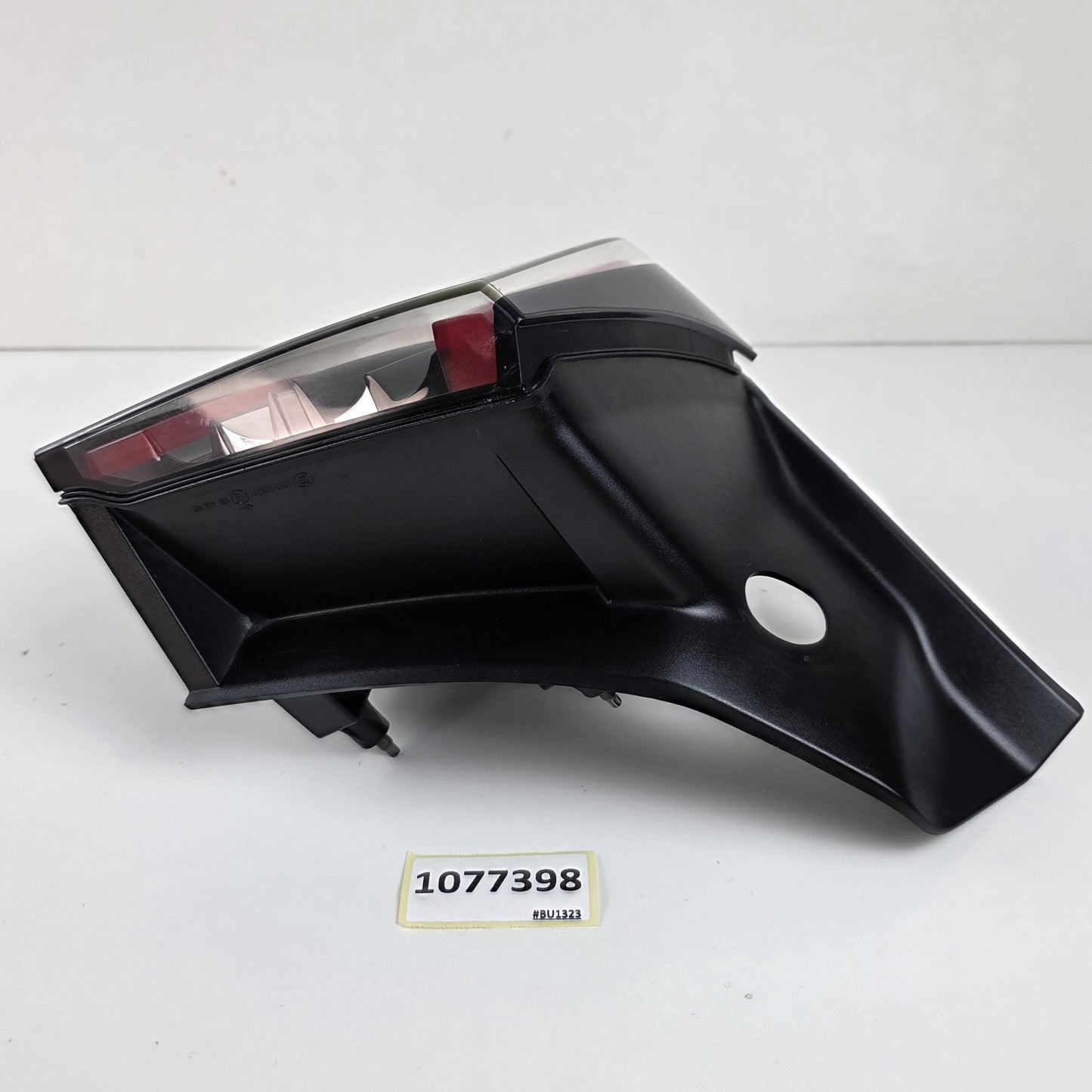 2017-2022 Tesla Model 3 Rear Tail Light Assembly Right/Passenger Side 1077398