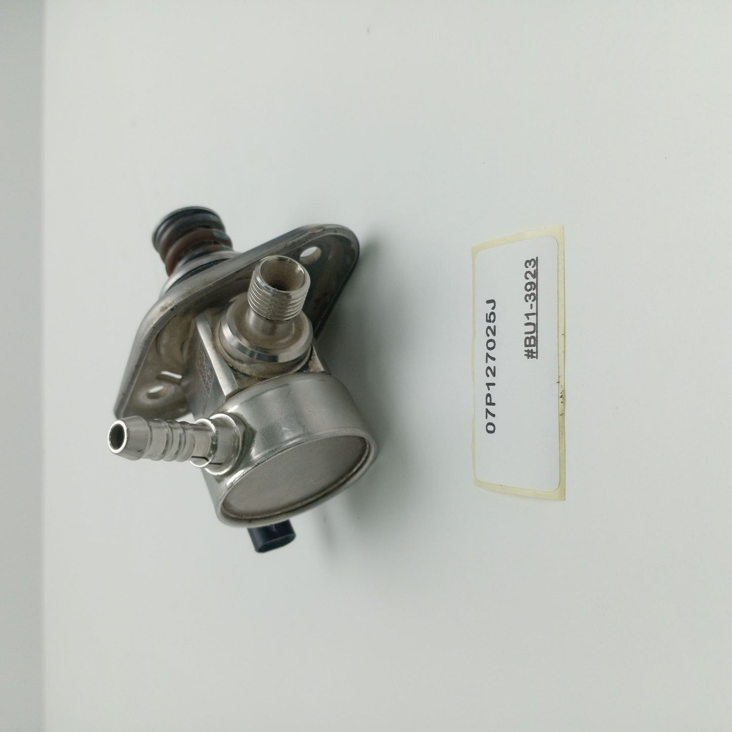 2010-2018 Bentley Continental HIGH PRESSURE PUMP 07P127025J