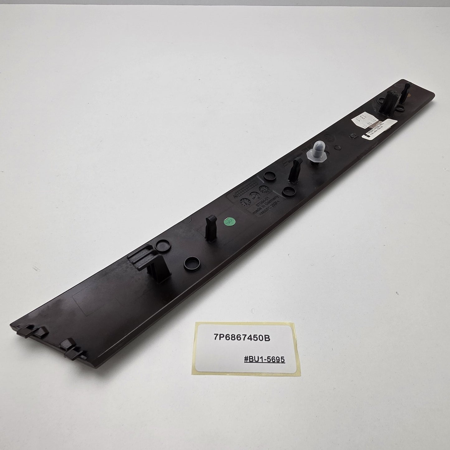 2011-2017 Volkswagen Touareg Rear Door Panel Trim 7P6867450B