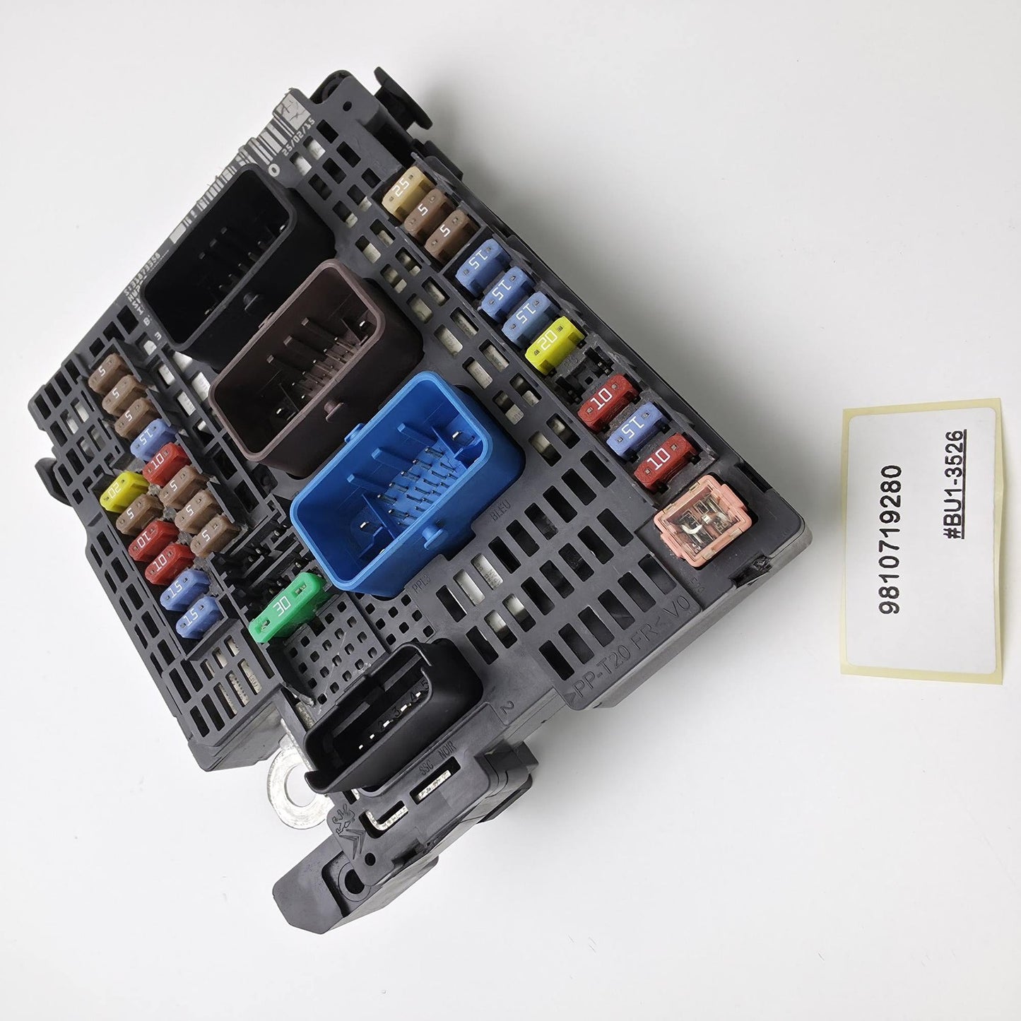 2011-2015 Peugeot 508 Fuse Box Central Control Unit BSM AB4 9810719280