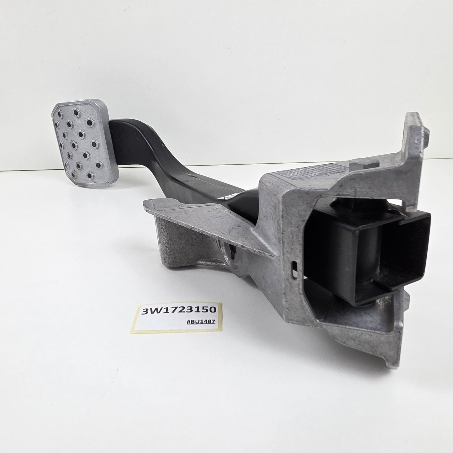 2006-2018 Bentley Continental GTC Brake Pedal 3W1723150