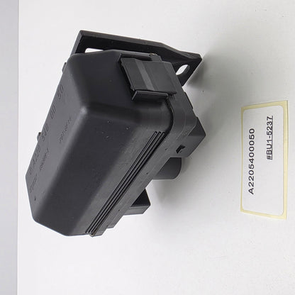 2000-2006 Mercedes-Benz C215 Front Relay Fuse Box A2205400050
