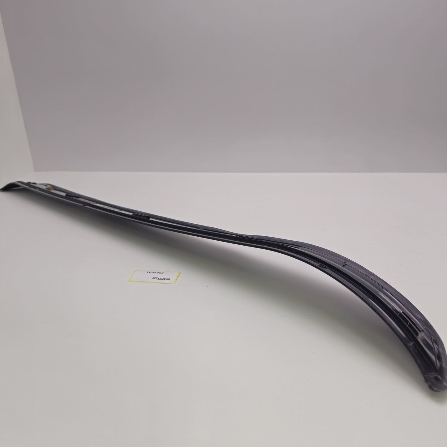 2004-2010 BMW E60 FRONT LEFT DOOR SILL TRIM 7034303