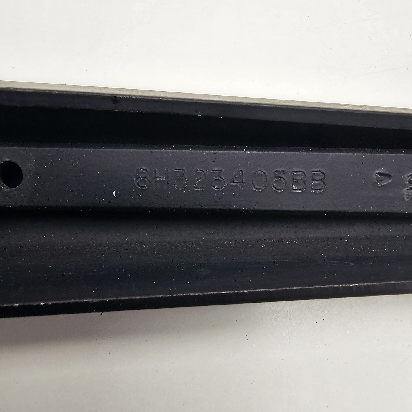 2011-2013 Land Rover Range Rover Sport Front Windshield Wiper Arm Set 6H323405BB